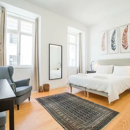 Spacious & Bright In Cais Sodre * Lissabon