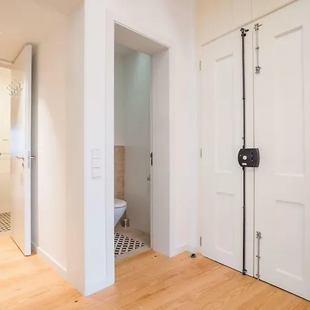 Apartment Spacious & Bright In Cais Sodre *