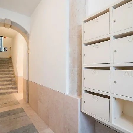 Apartment Spacious & Bright In Cais Sodre *