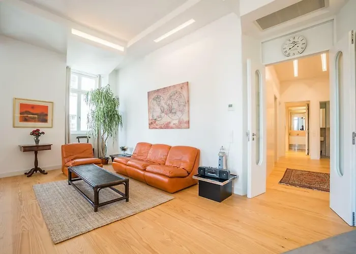 Spacious & Bright In Cais Sodre