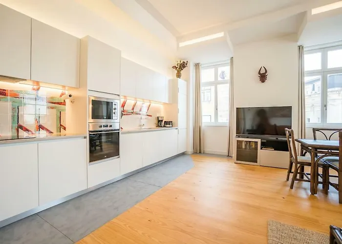 Апартаменты Spacious & Bright In Cais Sodre Лиссабон