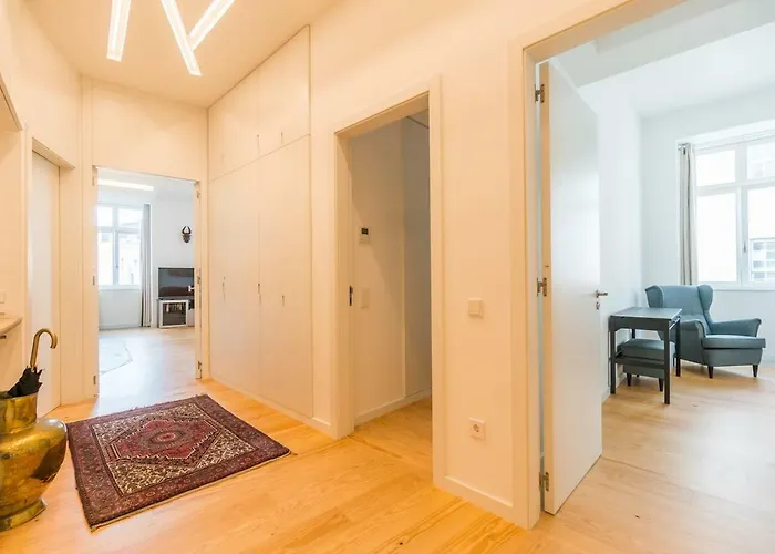 Spacious & Bright In Cais Sodre * Lissabon