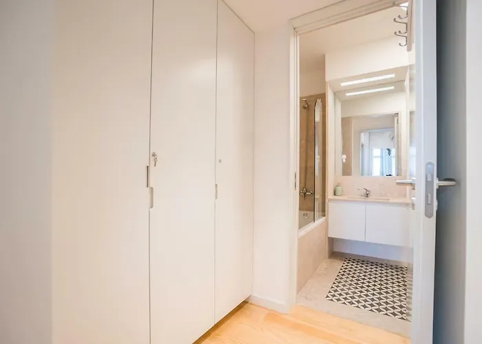 Апартаменты Spacious & Bright In Cais Sodre *