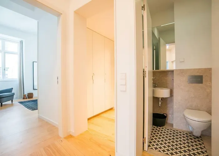 Апартаменты Spacious & Bright In Cais Sodre